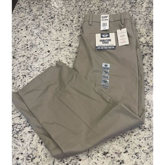 Dockers Men's Classic Fit Signature Lux Cotton Stretch Pants-Pleated - Picture 5 of 6